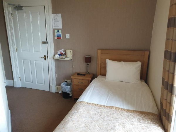 Commercial Hotel image 11