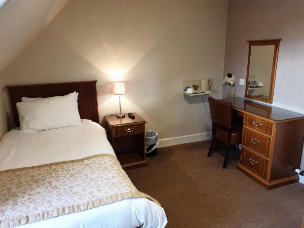 Commercial Hotel image 14