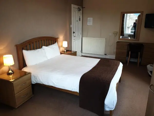 Commercial Hotel 7